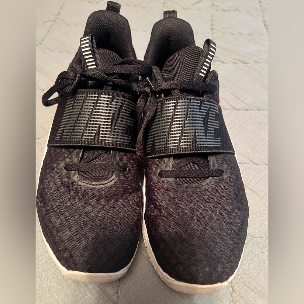 Cute Nike shoes 🖤